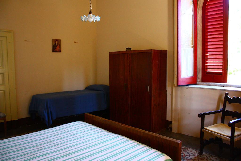 B&B Sotto I Pini 扎费拉纳-埃特内阿 外观 照片